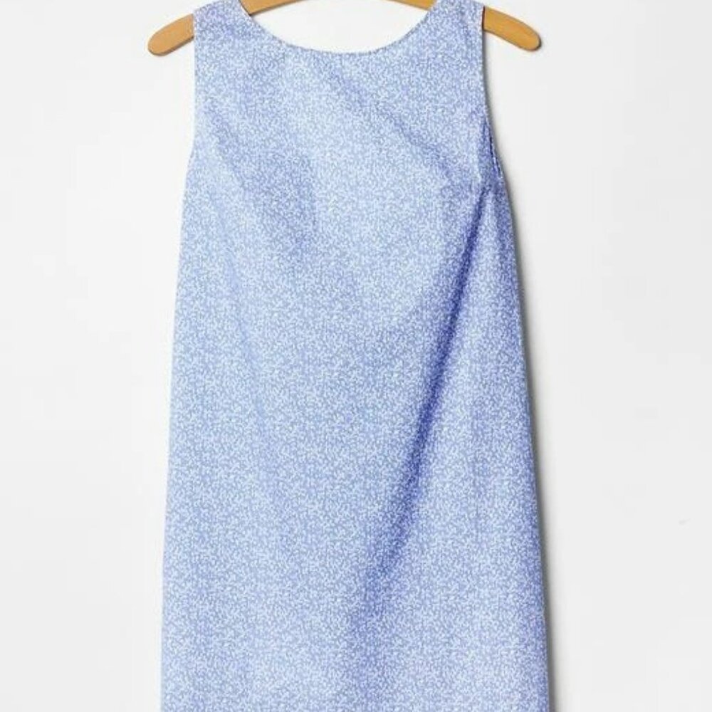 Retro Printed twist-back dress, blue and white digital graphic print Shift Dress - Picture 4 of 16